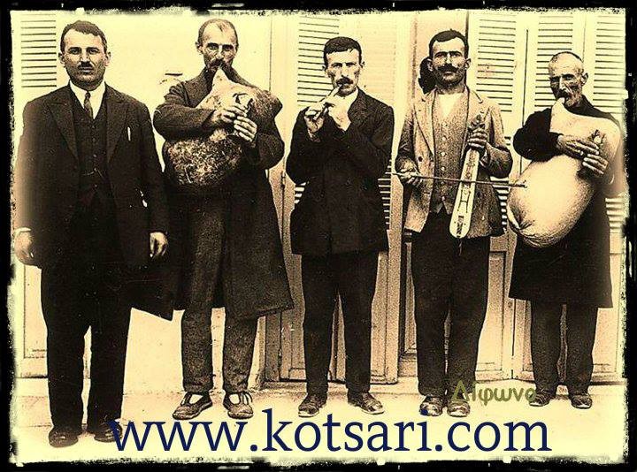 λαϊκή,μουσική,ποντιακή,παράδοση,οργανοπαίκτες,μούσα,όργανα,μελωδίες,δημώδη,δημοτικά,άσματα,λύρα,κεμεντζέ,τουλού,αγγείο,τουλουμπά,ζουρνά,οξύαυλος,κεμανέ,κεμανή,ταούλ,νταούλι