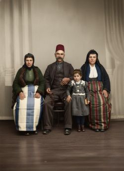  Οικογένεια Γεωργίου Ακριτίδη από το χωρίον Λυκάστ της Κρώμνης της Τραπεζούντας το 1900