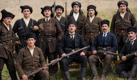 Ο Ιστύλ Αγάς (Στυλιανός Κοσμίδης) με την ομάδα του στην Κερασούντα