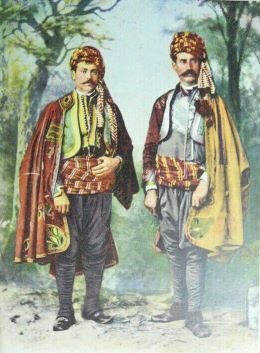 Οθωμανοί τούρκοι ή κούρδοι με τις παραδοσιακές τους ενδυμασίες (φωτο διαδικτύου)
