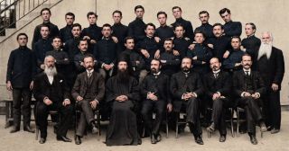 Απόφοιτοι Φροντιστηρίου Τραπεζούντος 1906 (μεταξύ αυτών και ο πρόγονος μου Χαράλαμπος Πολατίδης)