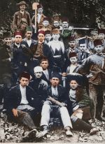 Εργάτες μεταλλορύχοι έξω απο την είσοδο μεταλλείου στον Πόντο
