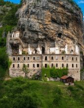 Ιερά Μονή Αγίου Ιωάννη του Προδρόμου (Βαζελώνα) στη Ματσούκα του Πόντου