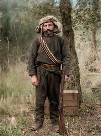 Ο Νίκος Πασαλίδης από την Αργυρούπολη του Πόντου (1908). Ήταν ο πατέρας του Χρήστου Πασαλίδη, φωτογράφου της Καλαμαριάς Θεσσαλονίκης