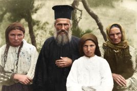 Οικογένεια Ελλήνων εκπατρισμένων Χριστιανών 