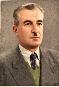 Ο κ Δημήτριος Κ. Παπαδόπουλος υπέγραφε ως Σταυριώτης χρησιμοποιώντας ως καλλιτεχνικό ψευδόνυμο τον τόπο καταγωγής του