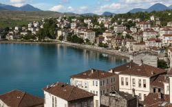 Οινόη Πόντου, άποψη της πόλης και τμήματος του λιμένος (Unye) 1954