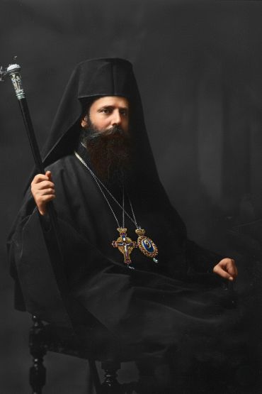 Ο Μητροπολίτης Τραπεζούντας (1913-1938) Χρύσανθος Φιλιππίδης (Γρατινή Ροδόπης 1881 - Αθήνα 1949), ο μετέπειτα Αρχιεπίσκοπος Αθηνών και πάσης Ελλάδος (1938-1941) και πρώτος Πρόεδρος της Ε.Π.Μ. (1927-1949)