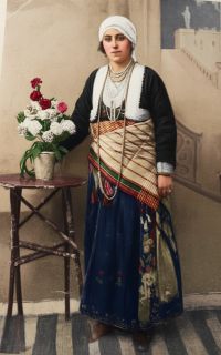 Ελληνίδα της Τρίπολης του Πόντου περί το 1900