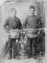Εννέτ Γουρούχ Κερασούντας 1910 - Τα αδέλφια Γιάννης και Γιώργος Πουρουτζόγλου