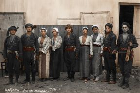 Βατούμ χωριό Κομπουλέτ 1937 η φωτογραφία είναι μετά από την παράσταση «Τη Τρίχας το γεφύρ’».