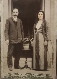 Το ζεύγος Ευθύμιου και Πηνελόπης Καλεβρά (πιθανώς απο την Τραπεζούντα) αρχές του 1900