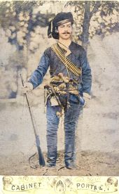 Νέος ζιπκαλής Τραπεζούντιος με την επιχώριο παραδοσιακή του ενδυμασία προ του 1922