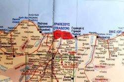 Χάρτης της Τραπεζούντας με κόκκινο σημείο ένδειξης της περιοχής των Κυμίνων 