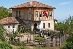 Αργυρούπολη, Ξενώνας για το προσωπικό του μεταλλείου 