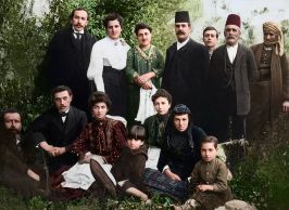 Φιλική συγκέντρωση στην Βαρενού της Αργυρούπολης του Πόντου αρχές του 1900
