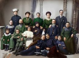 Οικογενειακή φωτογραφία της Κομματίδου - Θεοδωρίδου Σοφίας (μητέρα του δωρητή) από τα Ίμερα του Πόντου 1910