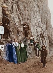 Κορακοφωλιά Κρώμνη Λευκοθέα Βελισσαρίδου, το γένος Θεοφυλάκτου. Ευδοξία Μαυρίδου. Ελένη Μαρμάνη, το γένος Θεοφυλάκτου. Ιωάννης Μαρμάνης.