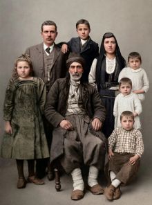 Οικογένεια Λάζαρου και Αντιγόνης Καλπίδου χωρίον Τσαγράκ Κερασούντας 1910