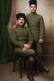 Χωρίον Χαλβά Ματέν Παϊπούρτης 1920 -&nbsp;Καθιστός ο Σωκράτης Κ. Πασαλίδης (και άλλος άγνωστων στοιχείων)
