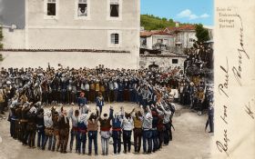 Κάρτ ποστάλ απο την Τραπεζούντα με χορευτές στο Σέρα χορό 