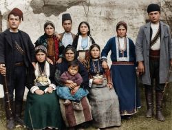  Μέλη των οικογενειών Ποταμοπούλου & Τσαντεκίδη απο του Πιστοφάντων της Σαντάς του Πόντου-